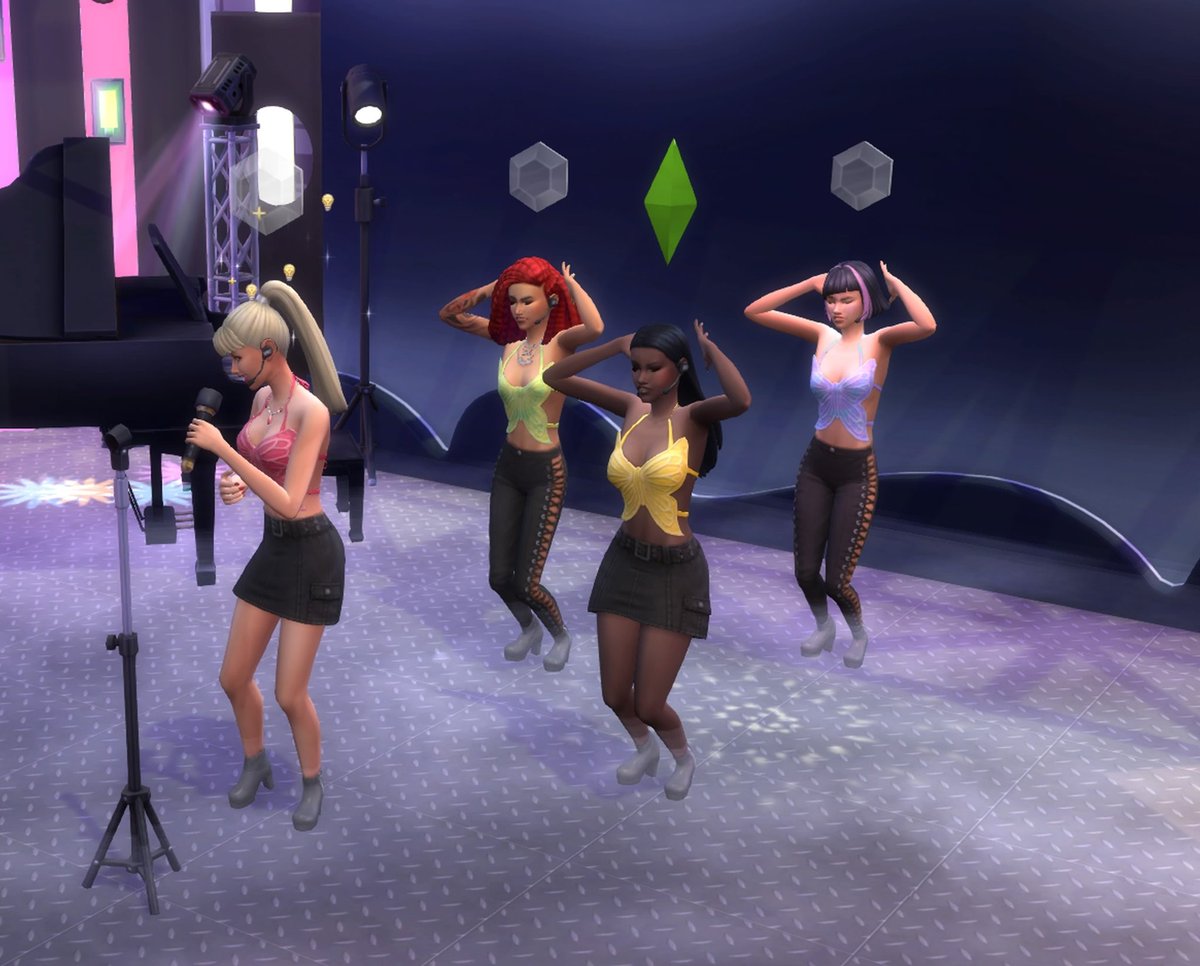 #UrbanHomageChallenge #MusicGroup #Sims4
I present the platinum selling Girl group, EDEN. Eliza Ward-Landgrabb & her employee/'friends' Destiny, Evelyn, & Nýa are taking Del Sol Valley by storm!