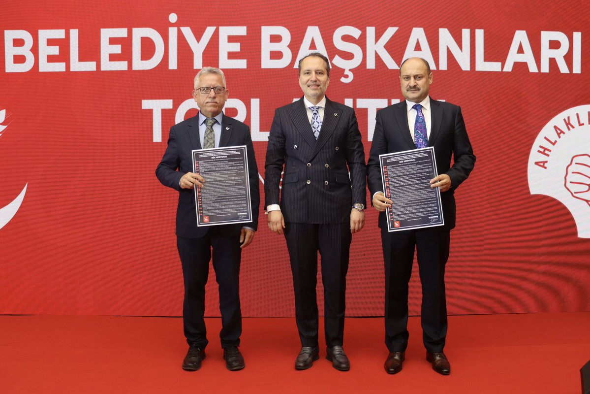 “AHLAKLI BELEDİYECİLİK PROTOKOLÜ”   

Yeniden Refah Partisi Genel başkanı Fatih Erbakan Belediye Başkanları toplantısında konuştu. Ahlaklı belediyecilik protokolünü duyurdu.