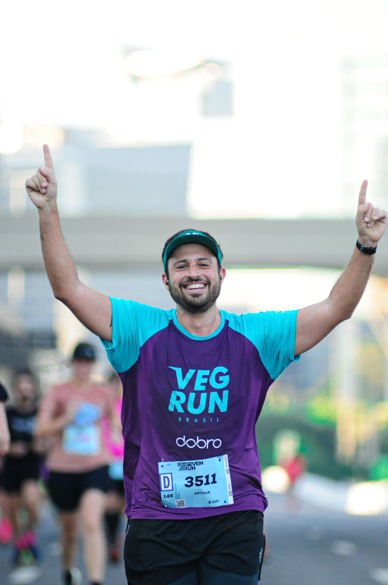 Arthurazp's tweet photo. Demorei muito pra encontrar o meu esporte. A corrida é algo que me motiva e me deixa muito feliz. Principalmente quando encontramos uma equipe maravilhosa Junto #vegrun #run #corridaderua https://t.co/YOXhYKjVei