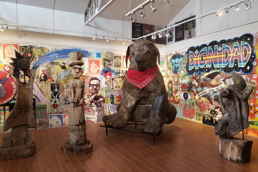 Recuerden que el año pasado se supo que el gobierno había "financiado" el Museo del estallido delictual para el día del patrimonio, lugar donde se venera la figura del perro "mata pacos". #Carabineros