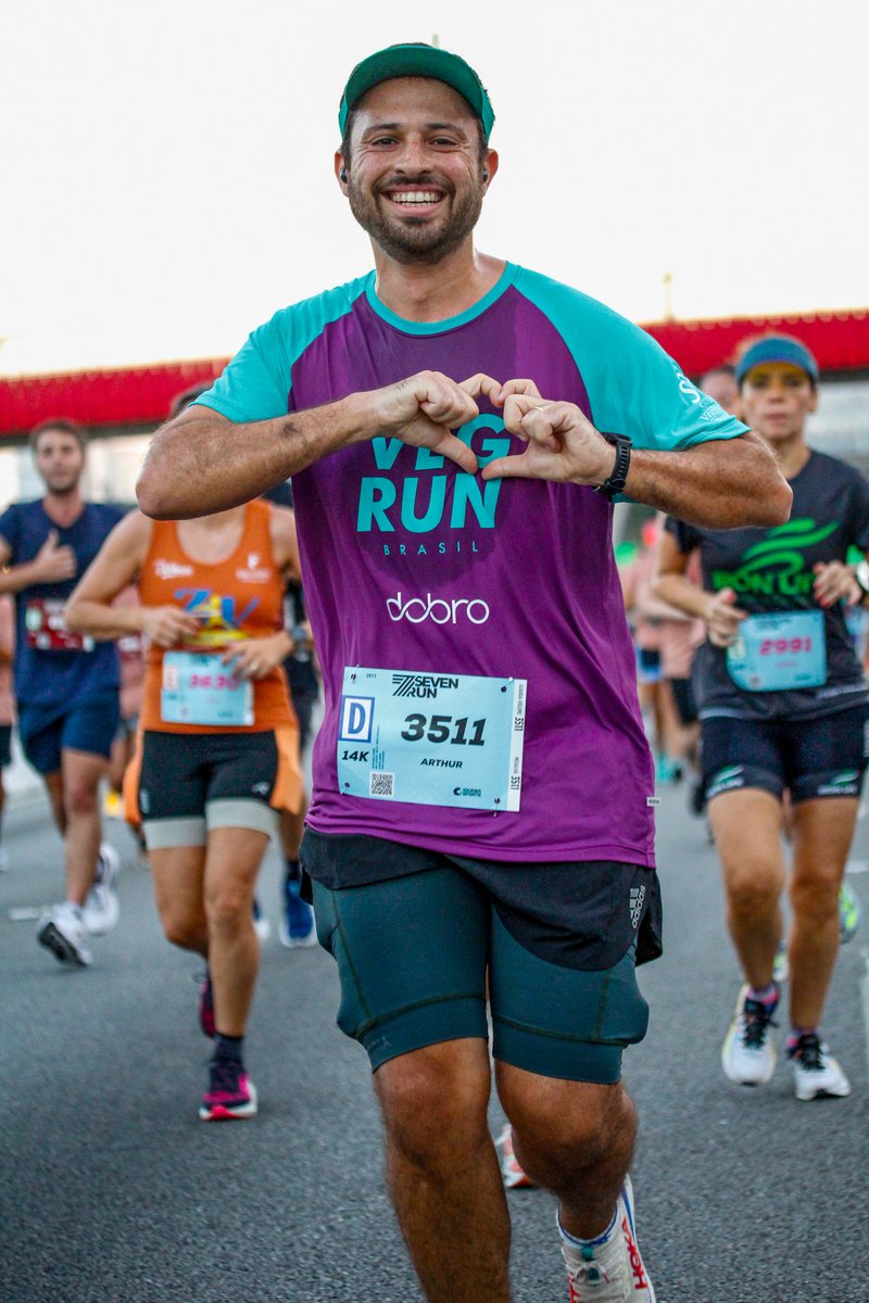 Arthurazp's tweet photo. Demorei muito pra encontrar o meu esporte. A corrida é algo que me motiva e me deixa muito feliz. Principalmente quando encontramos uma equipe maravilhosa Junto #vegrun #run #corridaderua https://t.co/YOXhYKjVei