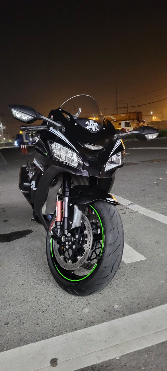 CandyPopBay's tweet photo. 乗り換えしたので更新！
名前:きい
住み:大阪
年齢:21
車種:ZX-10R Winter Test Edition
一言:万年金欠限界学生ライダーです！！よろしくお願いします！！さそってね
 #バイク乗りとして軽く自己紹介  #バイク乗りと繋がりたい  #バイク好きと繋がりたい  #ZX10R  #zx10r https://t.co/SHxr3FwAQc
