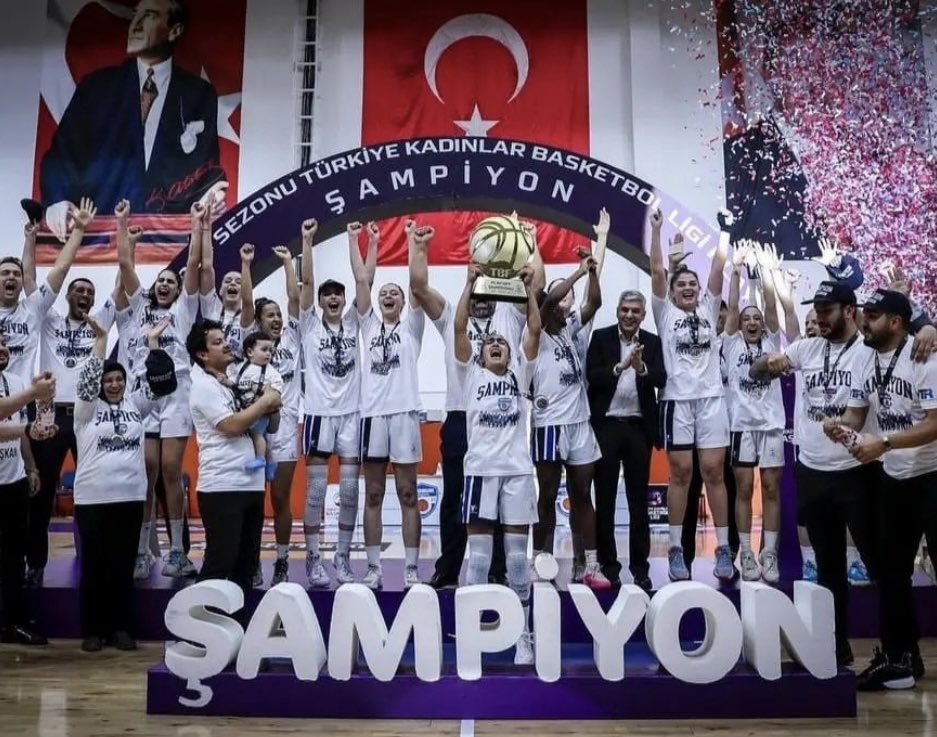 Harikasınız! Türkiye Kadınlar Basketbol Ligi Playoff Finalini 3-2 kazanarak Kadınlar Basketbol Süper Ligi’ne yükselen takımımız YTR Gayrimenkul Bodrum Basketbol’u yürekten kutluyor, emeği geçen tüm teknik ekibi tebrik ediyorum 🇹🇷