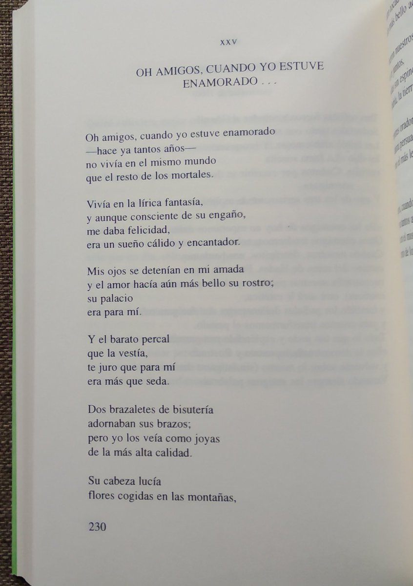 “Oh amigos, cuando yo estuve enamorado
– hace ya tantos años –
no vivía en el mismo mundo
que el resto de los mortales.”

El 29 de abril de 1863 nace en Alejandría el poeta Konstantinos Kavafis.

'Poesías completas'
Ediciones Hiperión, 1997 (19ª edición)