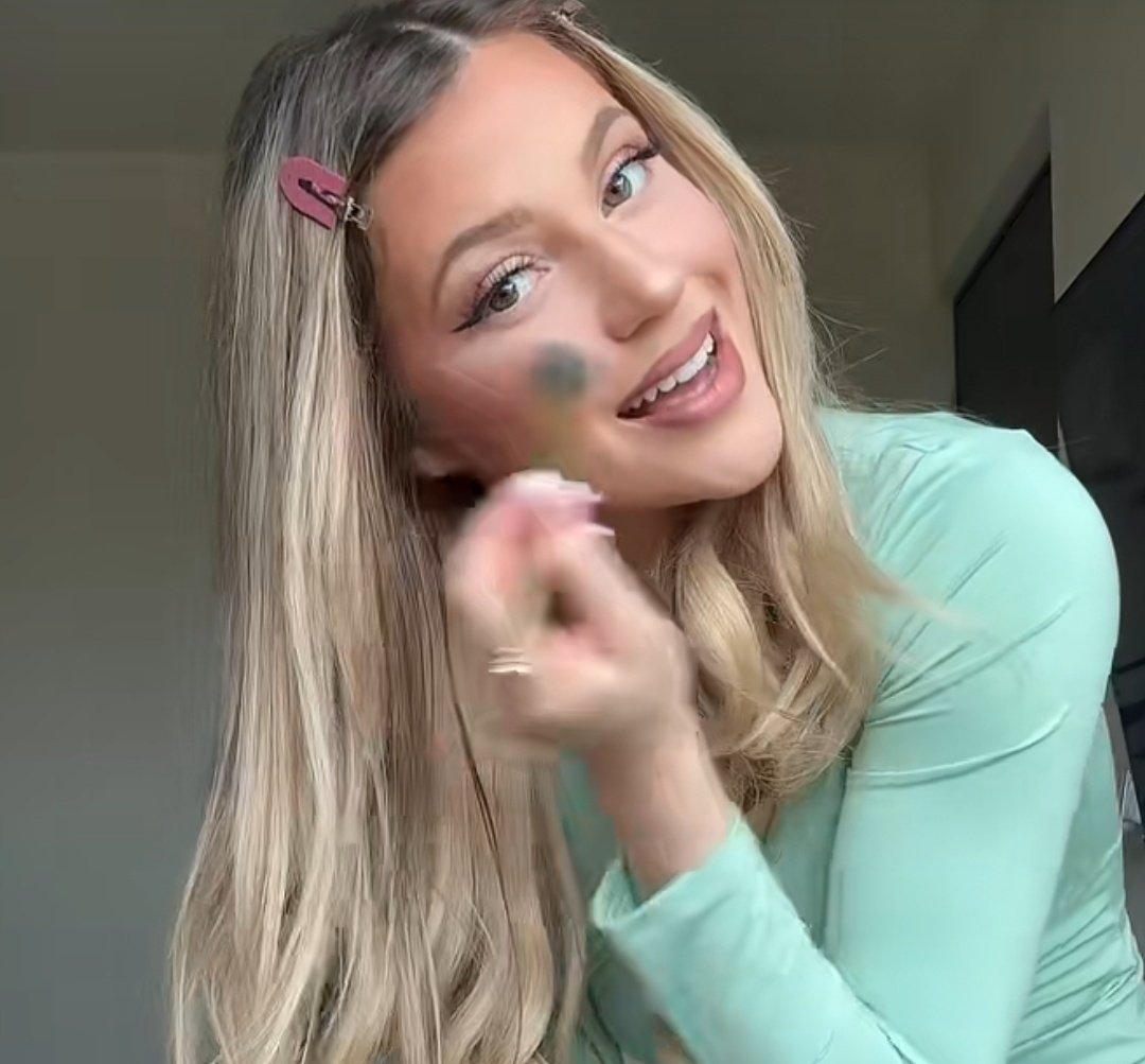 Amé el 'get ready with me' de Madison en su live de Tik Tok 👩🏼💄💖🦋
#MadisonAnderson
#Pepison