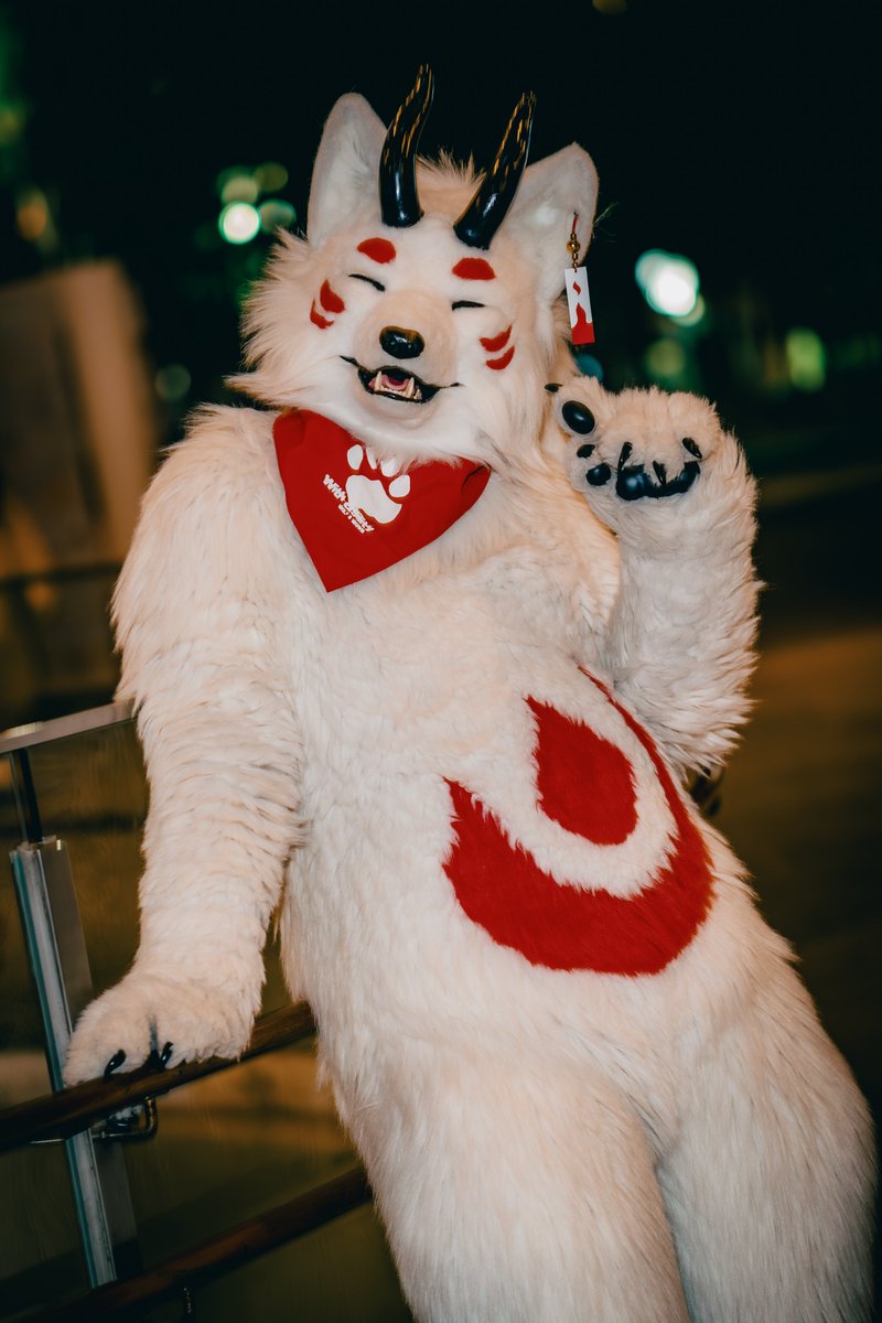 笑ってくださいね〜😄😄😄
📷:@DD_Woof
✂️:@BK_fursuit
#bluemonday