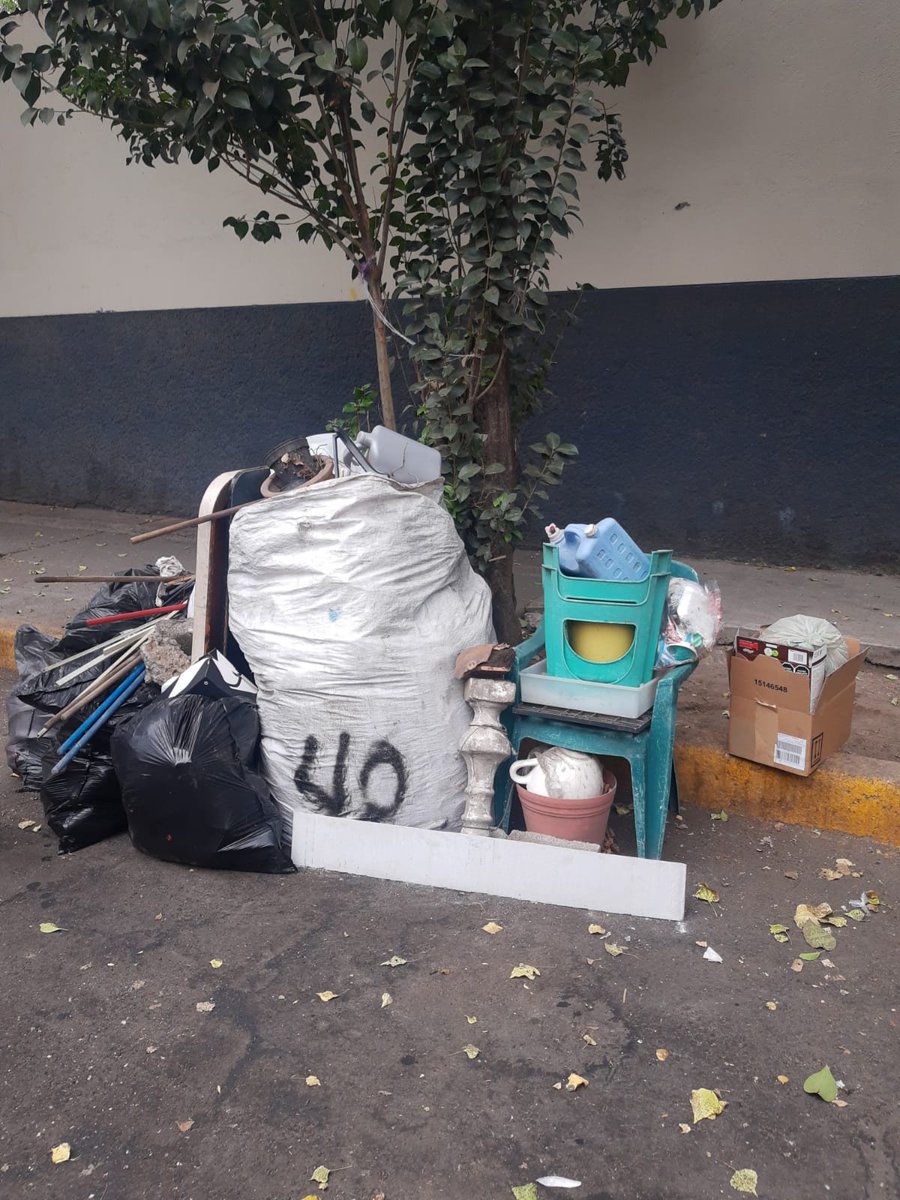 La Alcaldía informa que se realizó la recolección de basura en la Calle San Lucas en la Colonia el Recreo. Evitemos la acumulación de basura y triques en nuestro domicilio y en la vía pública.