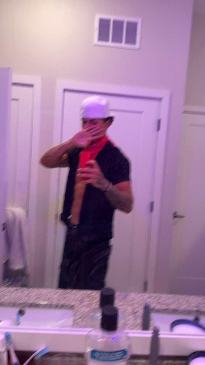 DRXCKExclusive's tweet photo. who wants to watch me take my clothes off 😉

https://t.co/dm15Ijj6ie https://t.co/QlpwN4v4ug