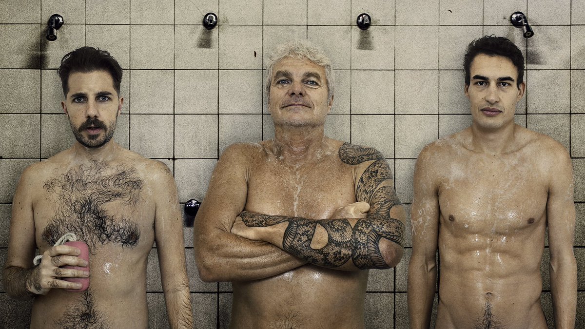 BoyBoy_Official's tweet photo. Our mate @MurdochCadell is going to jail for leaking evidence of Aussie war-crimes in Afghanistan.

You know mainstream journalism is dead in Australia when this guy has to get in the shower with YouTubers just to get his point across. https://t.co/oL30tgrhci