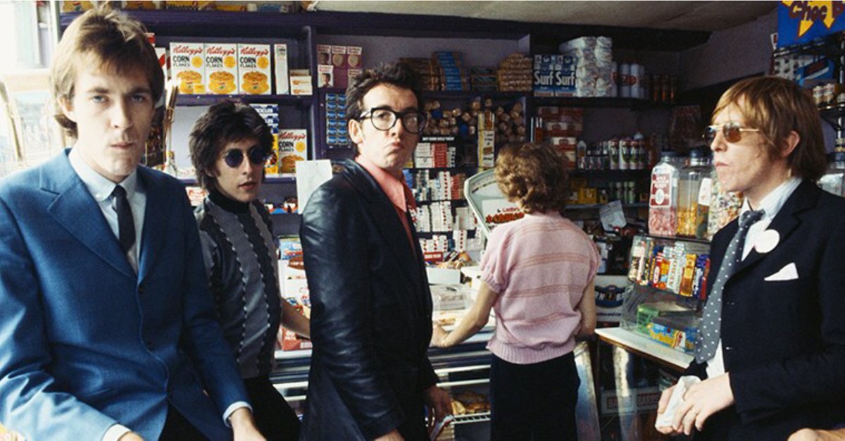 #elviscostello 1981: Elvis Costello & The Attractions  'Clubland' youtube.com/watch?v=1kZXYq…