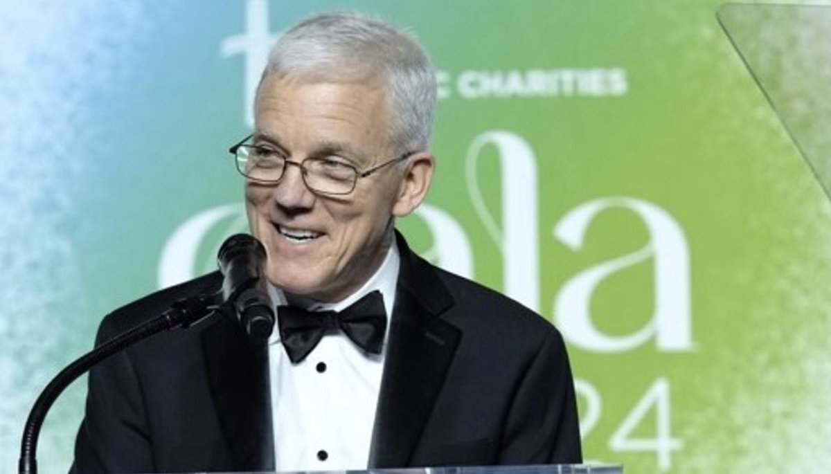 At Gala 2024, Catholic Charities thanks its staff, volunteers and supporters for bringing help and hope to those in need bit.ly/3UkDWBn