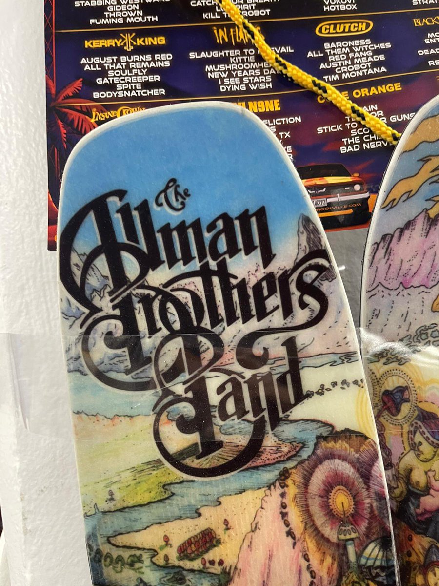 Spotted these Allman Brothers Band skis at TRIFTCON. Apparently Duane skied on these outside of Watkins Glen.