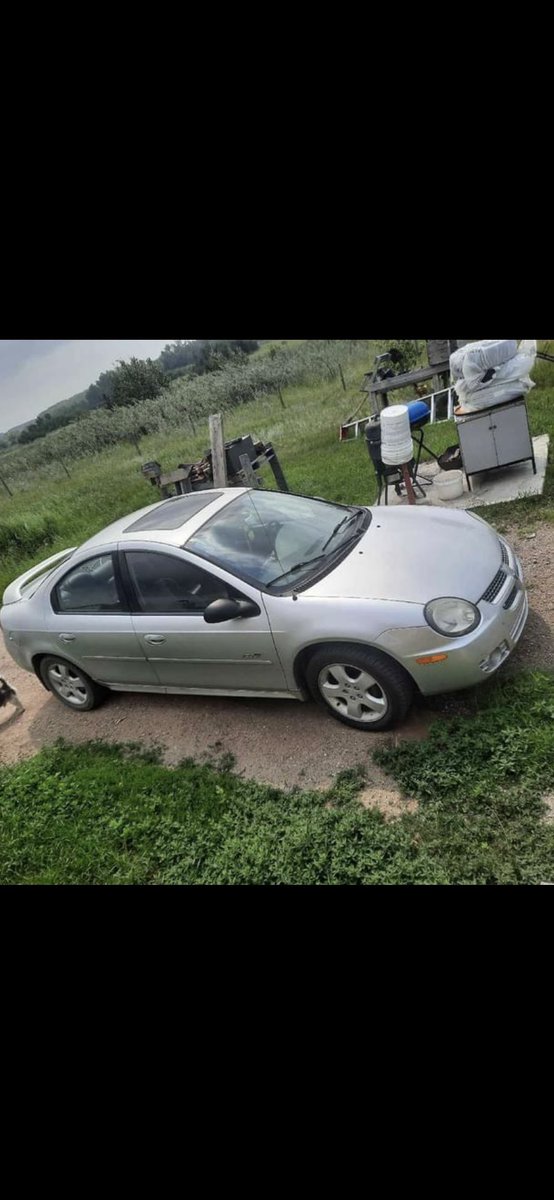 FierroColado's tweet photo. @Dodge  needs to bring back the #dodgeneon affordable nice little car https://t.co/pP5NPvEjWE