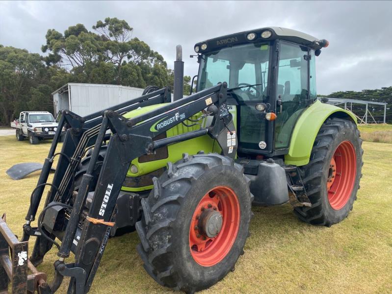 Class Arion 640 Loader Tractor w/ STD Bucket 👇 auctionsplus.com.au/auctions/machi…[…]arion-640-loader-tractor-w-std-bucket/listing/123301-885406