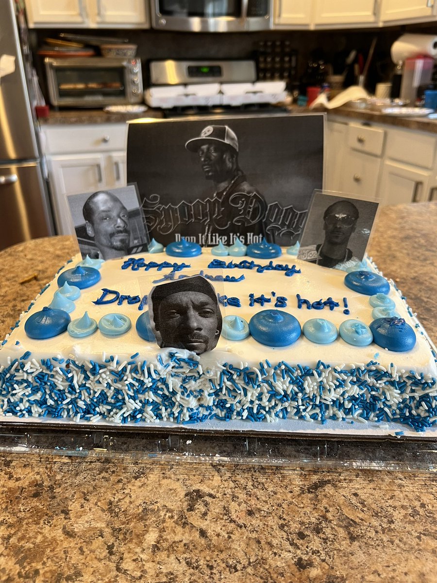 sbloss511's tweet photo. @SnoopDogg my now 13yo autistic nephew requested a Snoop Dogg themed birthday. Considering licensing restrictions I think we did alright lol. If you get high and wanna send a “happy birthday, Andrew” message that would be pretty great https://t.co/y7hGNW35QN