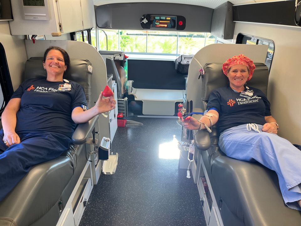 Showing up for our communities together! ❤️🩸 Thank you to everyone at HCA Florida Blake Hospital & HCA Florida Healthcare who got on the #BigRedBus and gave a lifesaving blood donation.

#ShareYourPower to save lives and find a blood drive near you today: givelife.io/itg