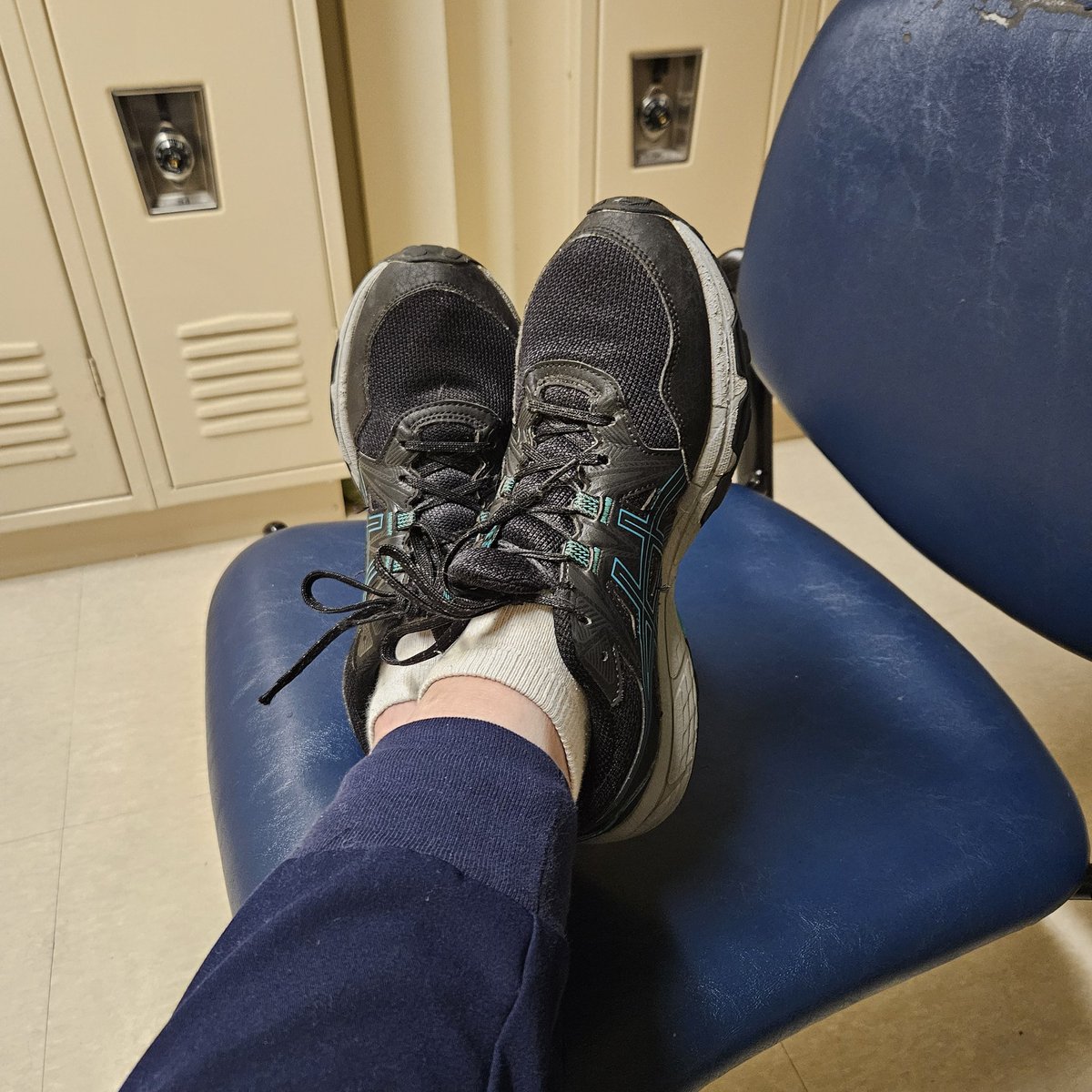 13 hour shift. Sore and smelly. Who is going to rub them for me? Boston, it could be you! Or Chicago or Detriot! Don't miss your chance. #feetworshi̇p #Feet #foot #milf #footfetish Doubles with my work wife @msjennifoxx