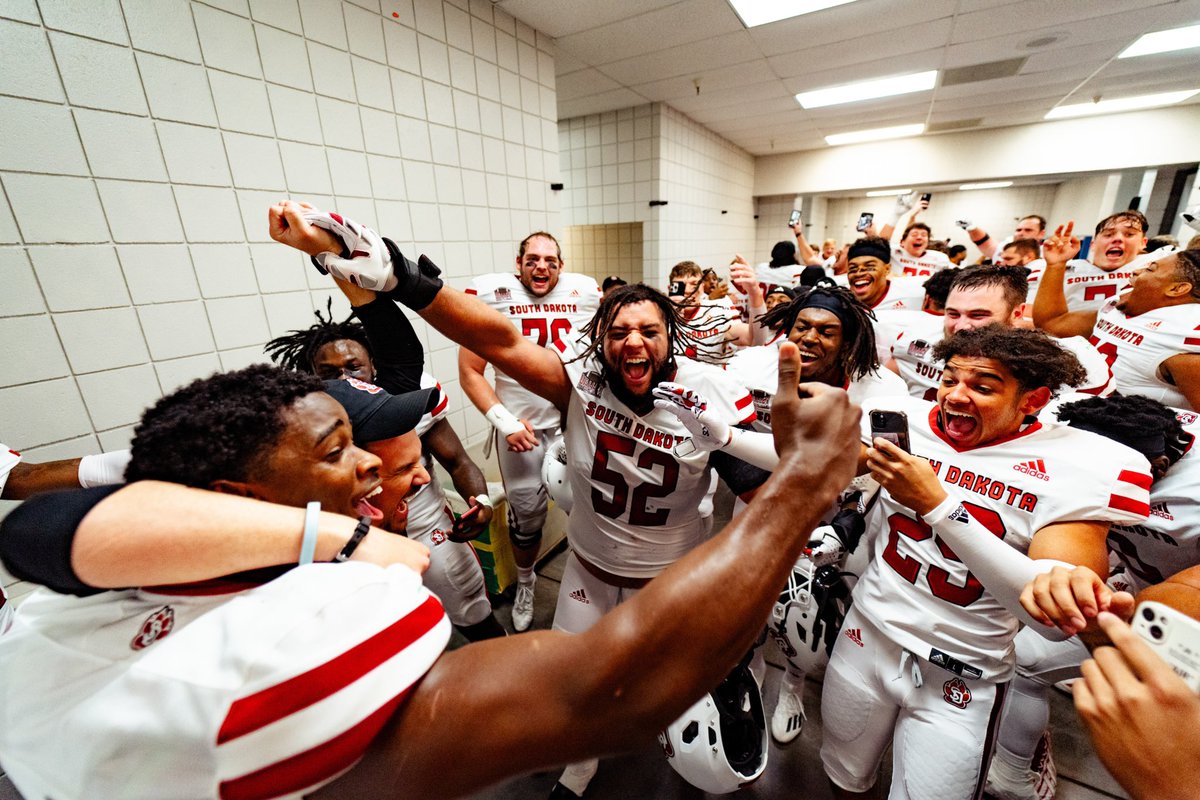 Proud of @Myles1Harden @brock_mogensen and @StephenHillis1 All spent 4-5 years, focused on their craft, sacrificed for themselves and their teammates goals. All are Discipline, tough, accountable pros ready to compete. Proud to have had them lead our defense. #ProYotes