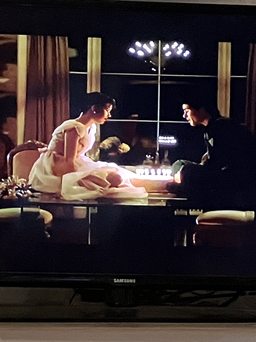 Needed to feel better after that loss.. even at 48 yrs old this scene makes me swoon #jakeryan#sixteencandles