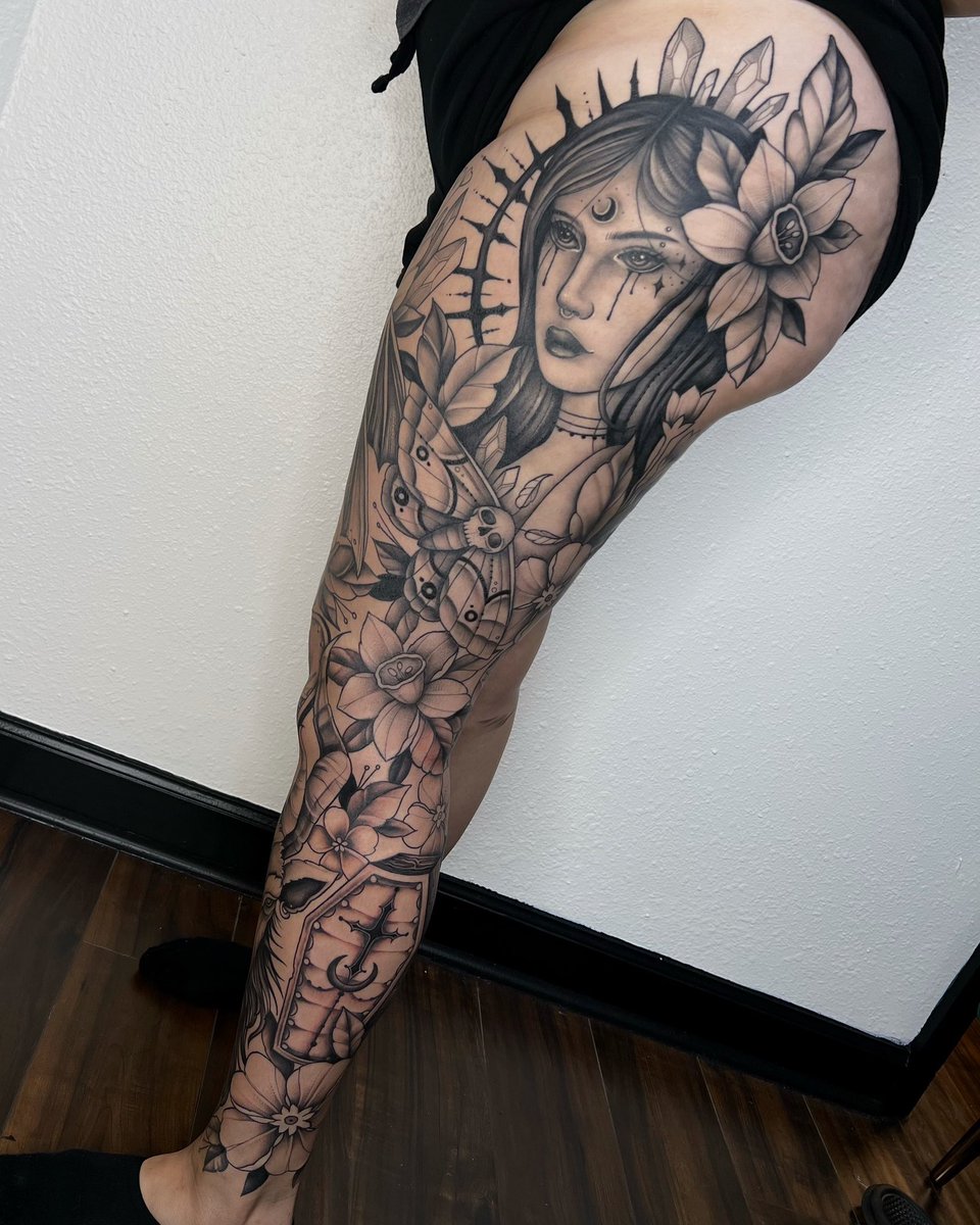 stopdotcom's tweet image. I keep forgetting to post my work on here lol but here are some recent tattoos I did! 🖤