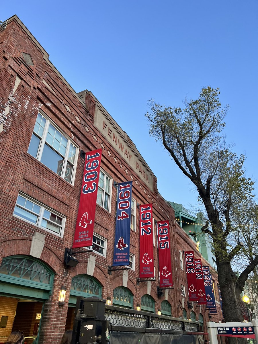 LMarenda's tweet photo. Went to Cubs game on Friday night at Fenway Park. Had a blast! Cubs beat the Red Sox but since they are both my fav teams, I saw it as a win win! And, I wore my New jersey! ❤️⚾️💙⚾️ #GoCubsGo #GoRedSoxGo https://t.co/DdieZ9O0DT