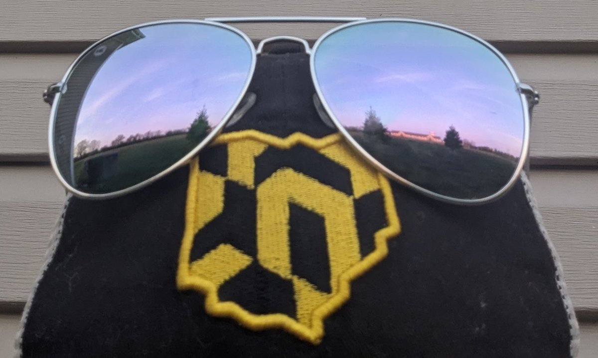 carajgrigsby's tweet image. Playing with reflection🪞🌲#NewCoverPhoto #Crew96 #Knockaround