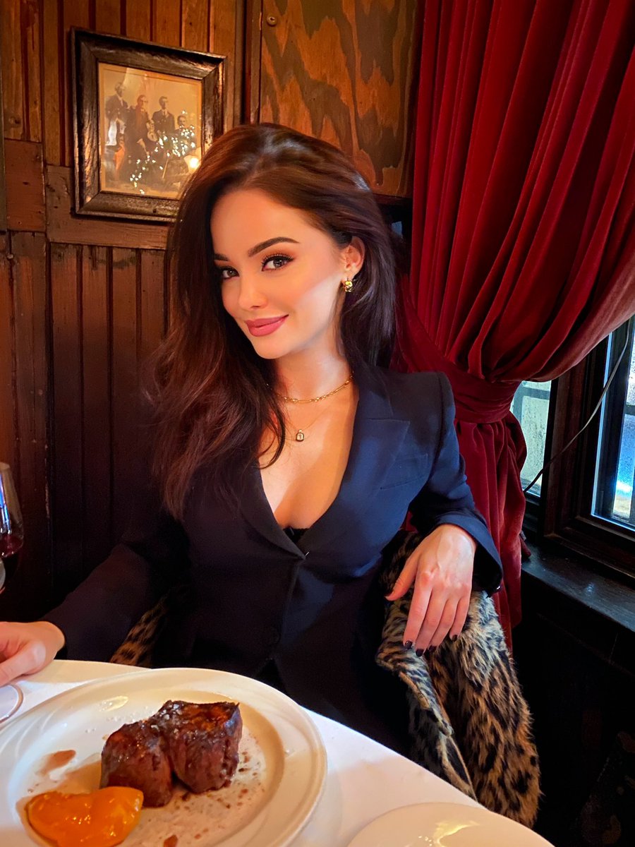 Dinner dates are so sexy - The cocktails The flirting The anticipation…. CharlotteEmerson.com RT4RT❤️