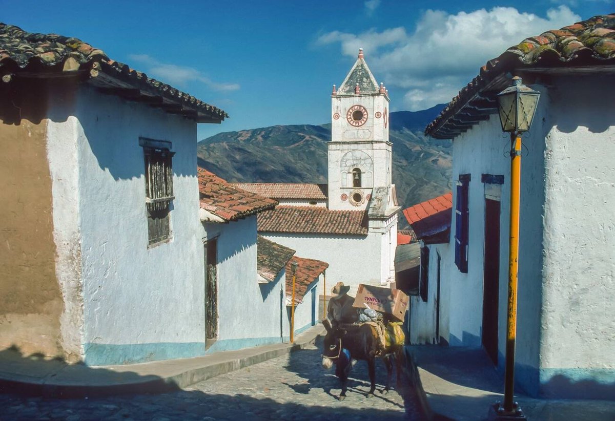 Aesthetic_VZLA's tweet photo. Pueblo Nuevo, Mérida 1987. https://t.co/GtEEb09Ocl