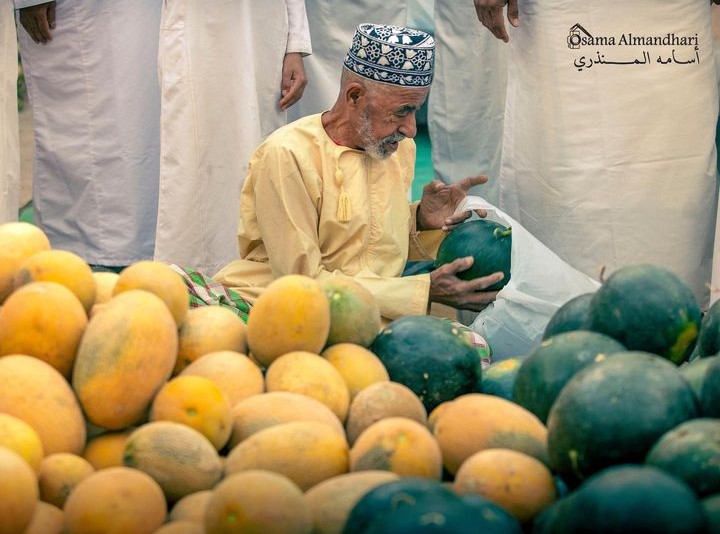 .. رسائلُ الله تأتينا من بين الحين والآخر تأتي على شكل موقف دعوة رسالة كلمة عابرة تأتي لتُخبرك بأن الله هو وليُّك وأنه سبحانه بكل شَيءٍ عليم🕊️ 🍁اللهم دروبٌ تليق بعطائنا ووصول يليق بجهدنا ورضا بما قسمت لنا 🌸🌸 #صباح_الخير