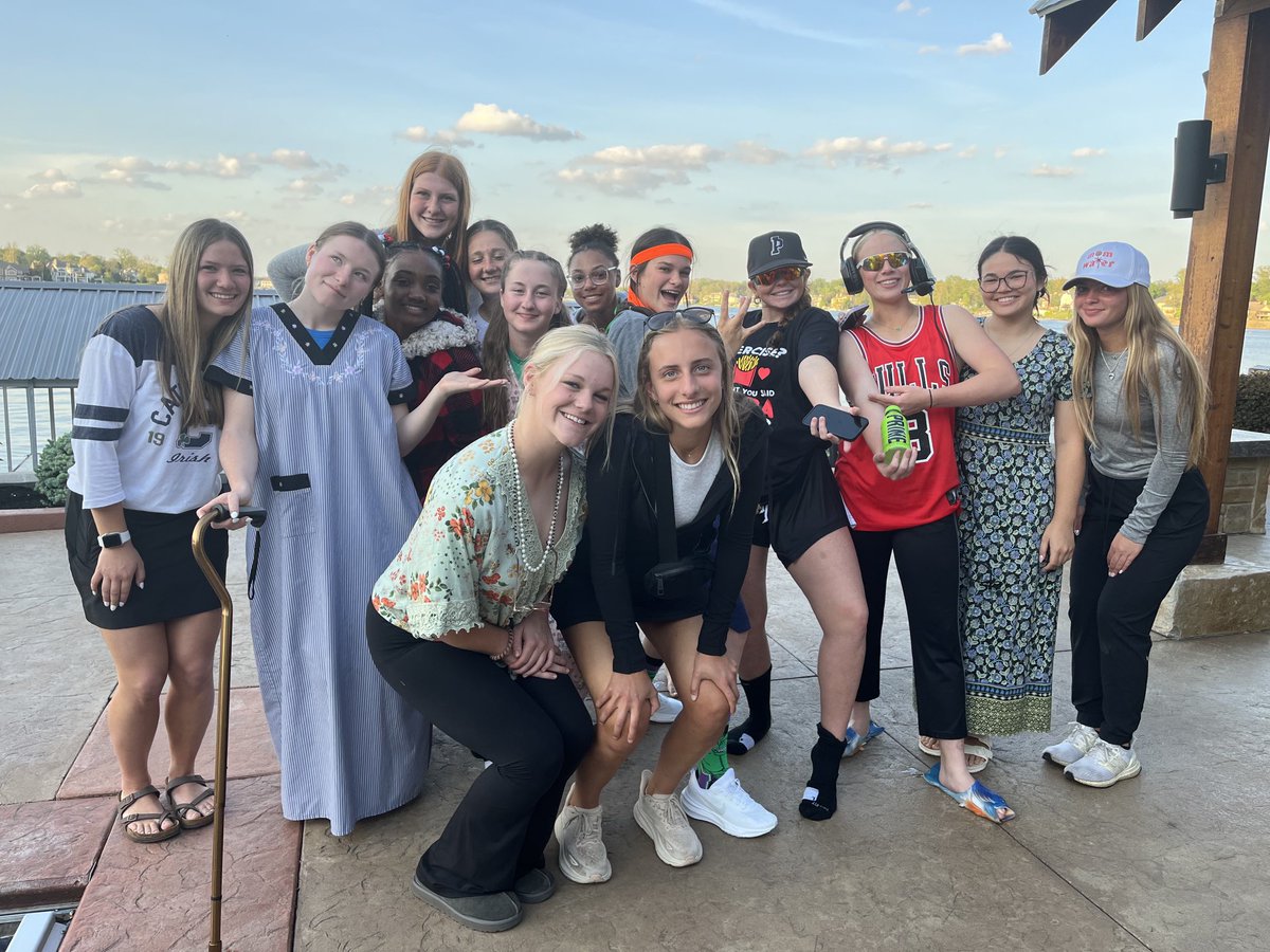 Sectional Watch Party☘️🥎Representing all the ages.