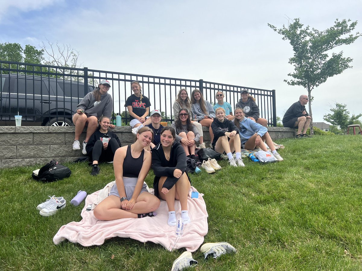MUW⚽️ out in force today as we support @MaryvilleWLAX in their quest for the GLVC Championship! Unfortunately these hard working 🥍 ladies lost to a tough UINDY team and will now learn their NCAA Tournament fate next Sunday, May 12🤞!! #greatseason #keepthefaith