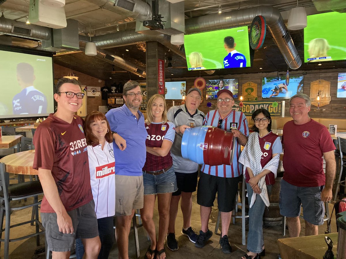 ☝️ point, ☝️ Villa keg but... ✌️ Villa games this week!

Yesterday's turnout at <a href="/LocoPatronScott/">LocoPatronScottsdale</a>. All TVs were on for our enjoyment.. until the second half started 😀  Trusting Emery and our players.

See you on Thursday, Villans. 👊 #avfc