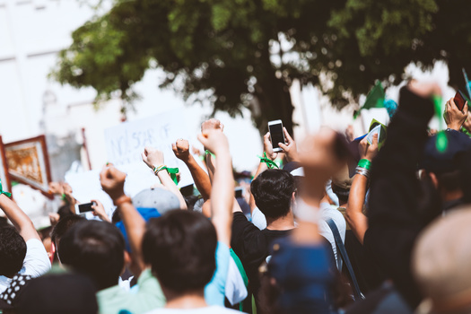 The #ACLU of #Texas says it is monitoring protests at college campuses after almost 60 students protesting the Israeli-Palestinian conflict were arrested during a demonstration at the University of Texas in Austin. pnsne.ws/3xOpj1x