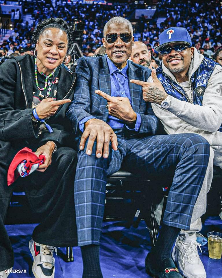 iamtherealcdawg's tweet photo. I love everything about this picture right here!!! ❤️💙❤️💙 https://t.co/1uFle25pcR