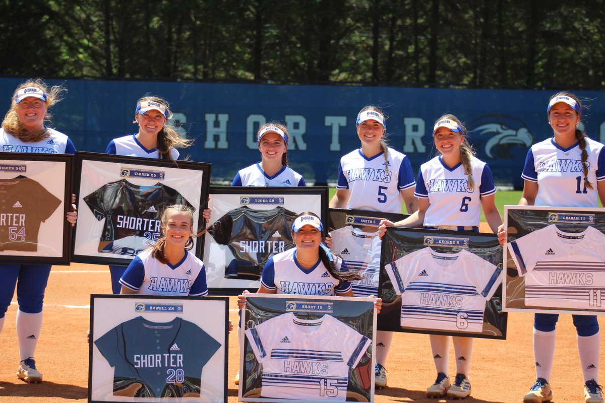 SUHawksSoftball's tweet photo. Senior Day 💙 Thank you Carlee, Hope, Kaylee, Kennedi, Madison, Payton, Reagan, and Alexa for your leadership, servant hearts, and love for this program. We are so proud of each of you! You are LOVED! #FlyHawksForever https://t.co/4F4W6Xsbfa