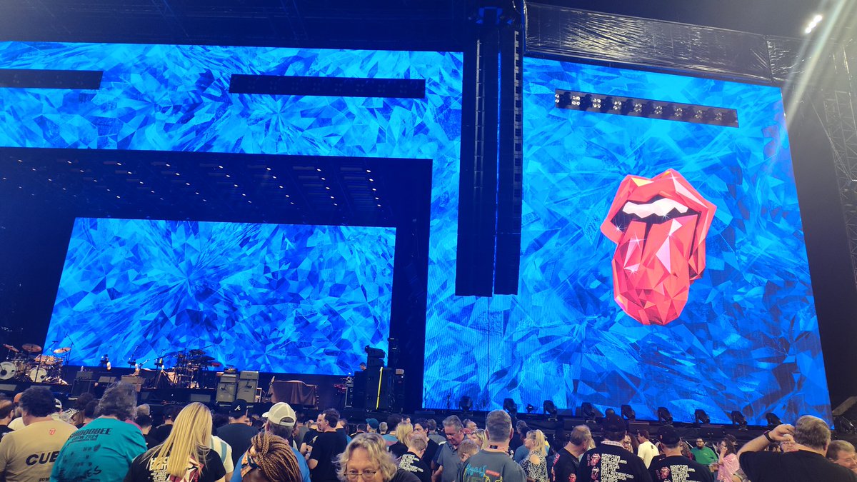 Greetings from humid Houston, where the @RollingStones will kick off their #HackneyDiamonds tour in a couple of hours.