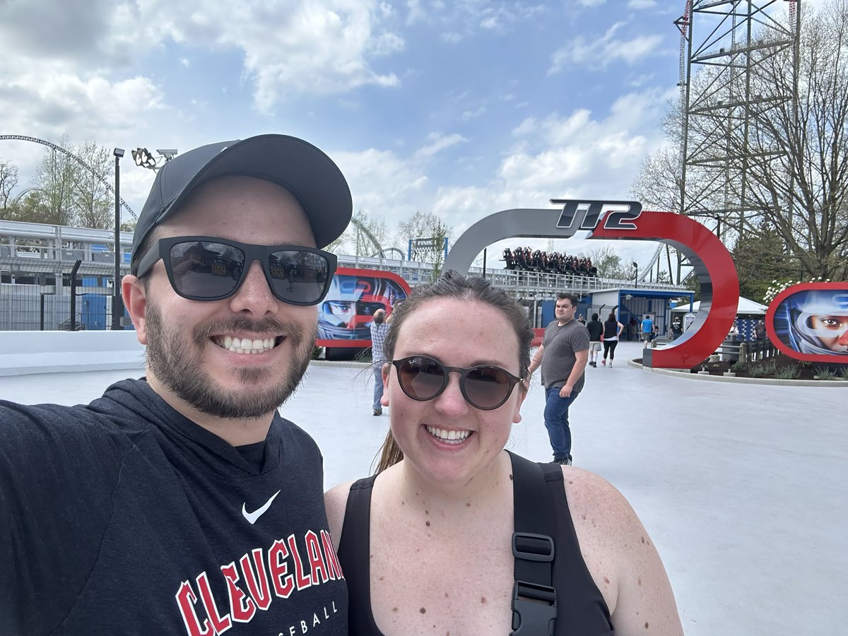 didn’t ride #topthrill2 bc im a pansy but could spend all day watching <a href="/AnthonyDiPiero7/">Anthony DiPiero</a> and everyone else’s reaction while on it

a great day at <a href="/cedarpoint/">Cedar Point</a> raising money for <a href="/PrayerfromMaria/">Prayers From Maria Foundation</a> 💛🌻🎢