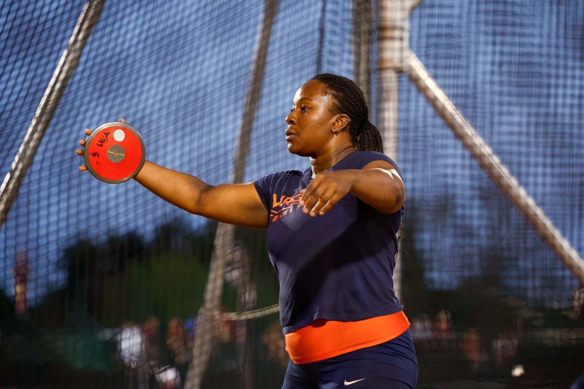 A 𝙒𝙄𝙉 & 𝙎𝘽 for Janae Profit (51.79m/169-11) in the women's discus throw 🤩! #GoHoos