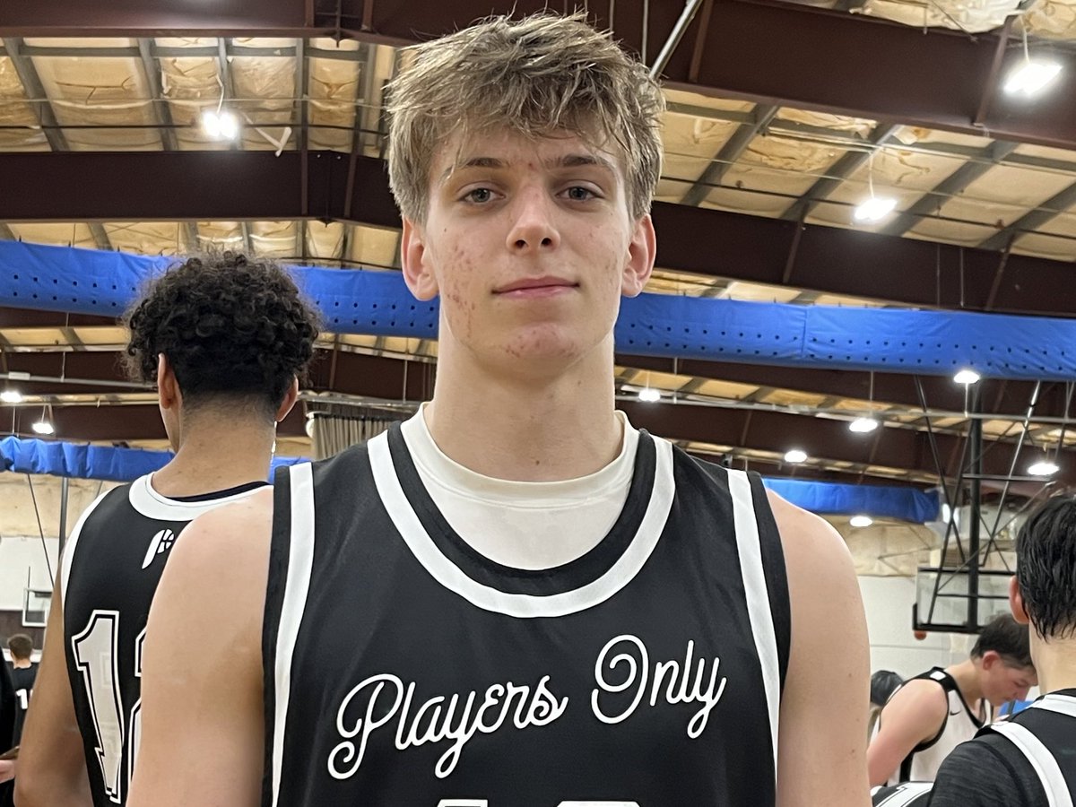 One of the best big men we saw on Sunday was @jack_clarke22. The Lakeridge rising senior continues to emerge as a force inside as he did a great job establishing post position or getting to spots where he could convert the entry pass to an easy bucket. Great work rebounding too.