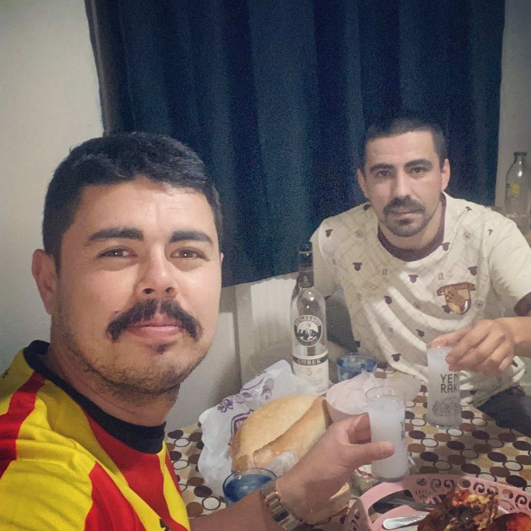 Emreari35's tweet photo. Selamünaleyküm @superlig biz geldik...
#Göztepe #EfsaneGeriDöndü https://t.co/l3foaTMFwa