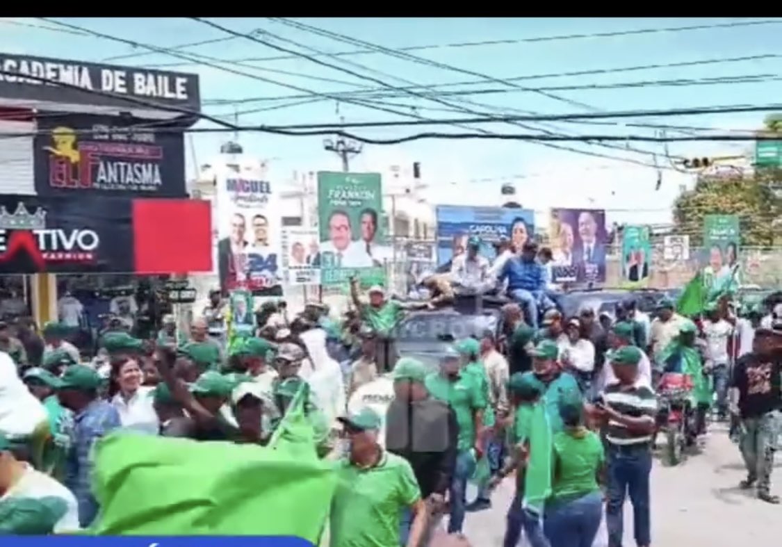 Guaricano y San Pedro de Macorís. Dos marchas, dos realidades. Por donde quiera que el presidente @luisabinader pasa, las masas vociferan a favor de su continuidad.