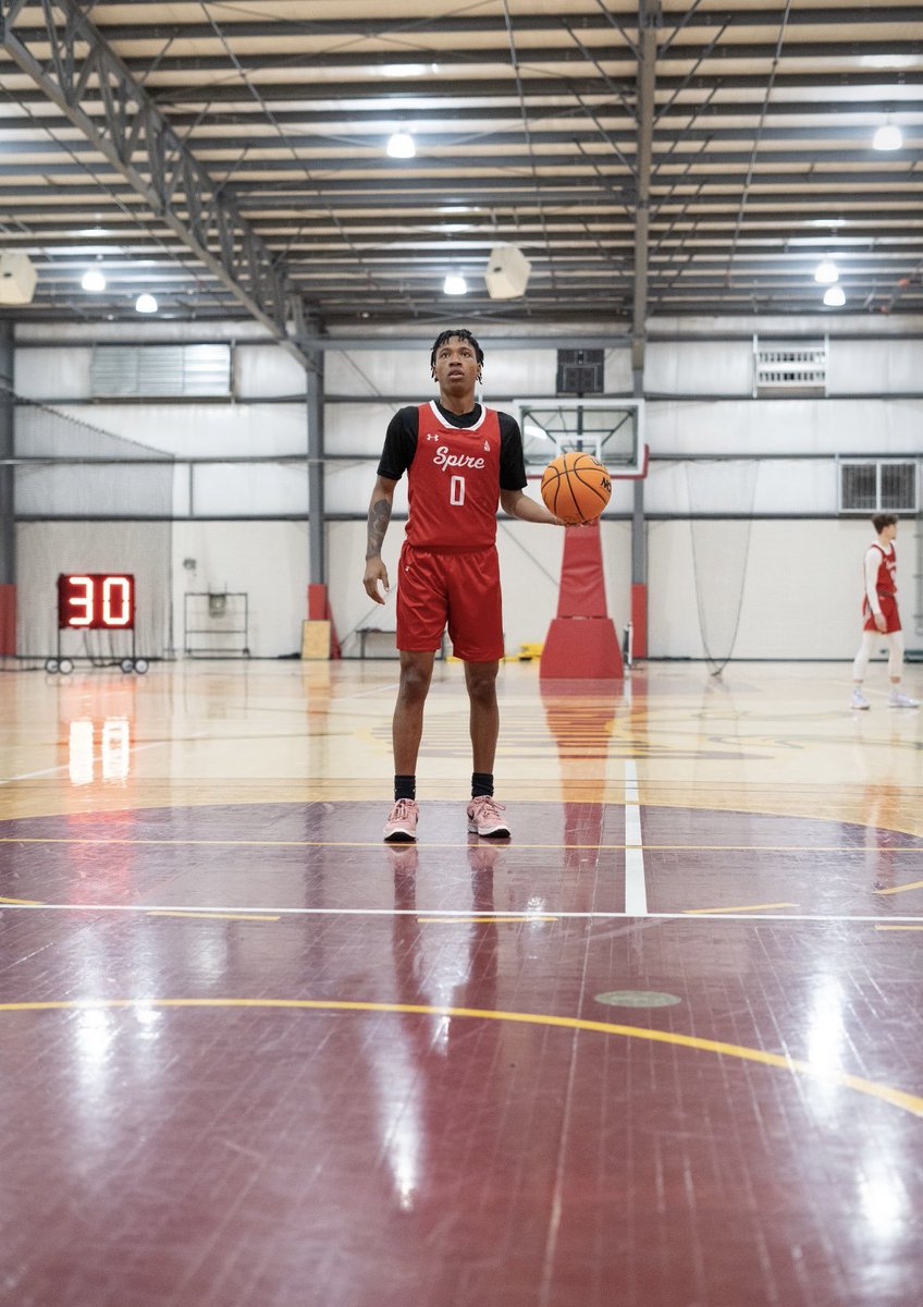 2024 prospect AJ Wheeler out of Spire Academy (OH) remains available. Wheeler averaged 17.6 points, 5.8 assists &amp; 2.3 steals.

Low-major/Juco prospect with lots of potential.

Overlooked due to the portal. 

Highlights: youtu.be/vXZLBKy_wIA.