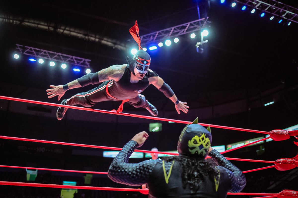 CMLL_OFICIAL tweet picture