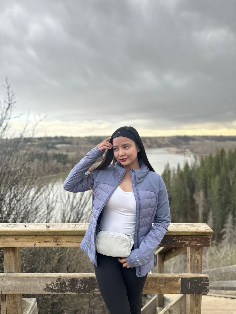 joyarianna's tweet photo. It's a sunny and gloomy day ⛅️

Outfit: @lululemon from head to toe ❤️ https://t.co/n22kdbhz2k