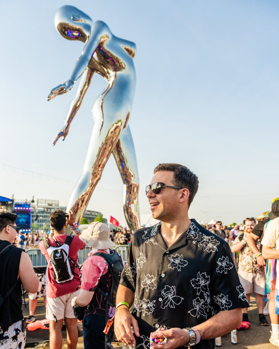 projectglowfest's tweet photo. A day in my life as Tony P at #ProjectGLOWFest. π«ΆπΈβ¨ https://t.co/tTCzOc5paK