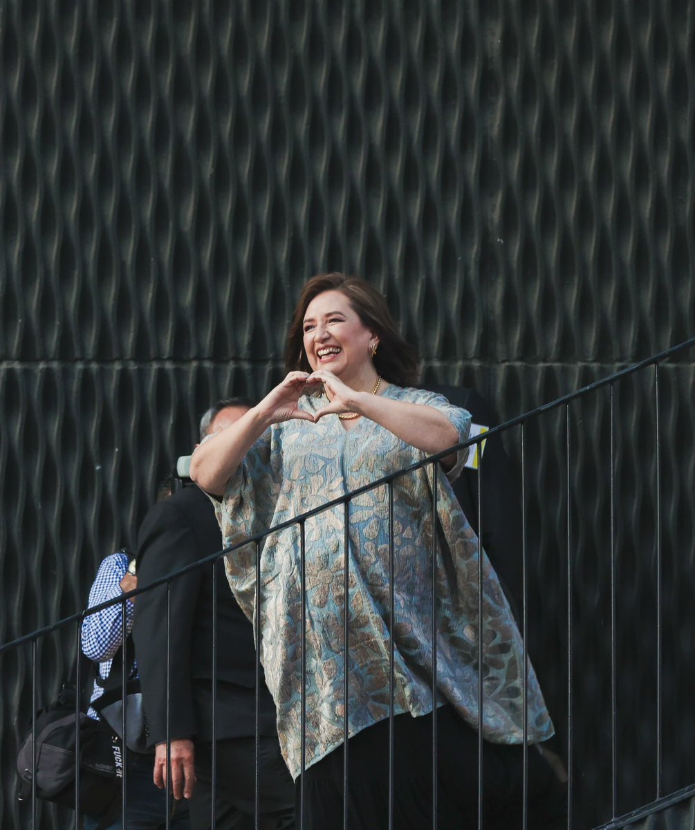 Ya en el lugar del #DebateINE les mando mucho amor a todos.
#Xóchitl2024