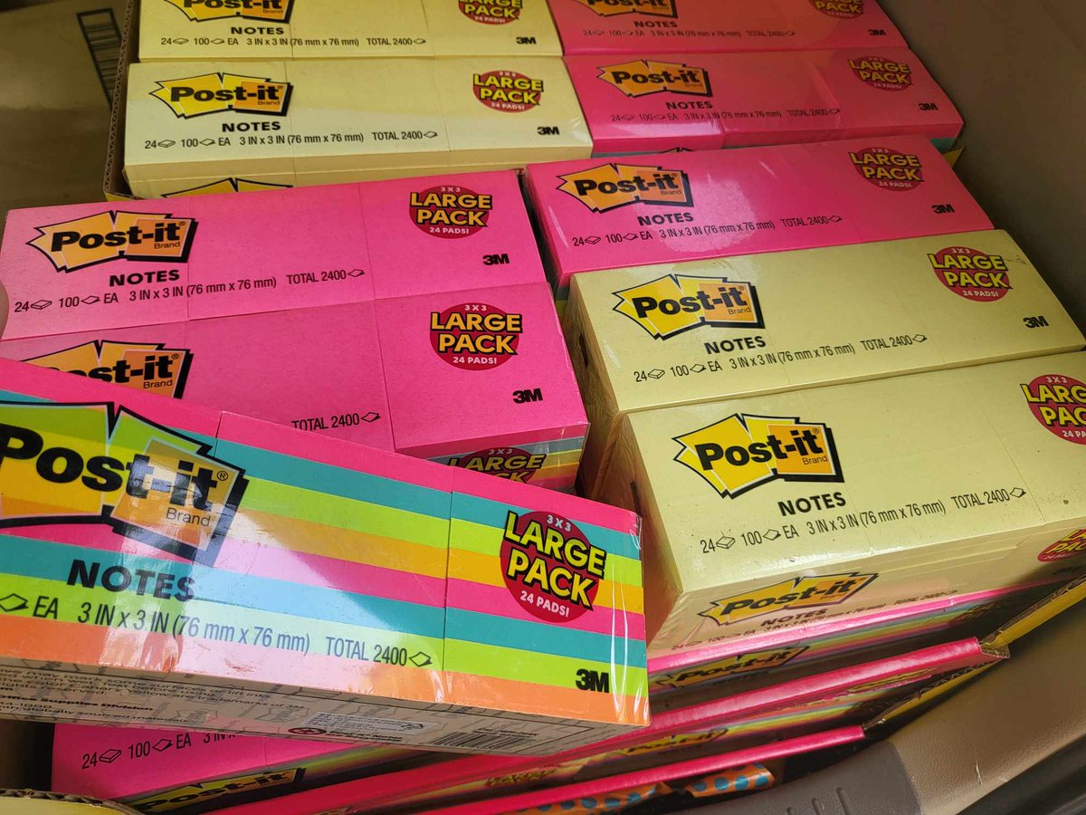 Sino gusto pasabay nito from korya??? 220 lang per pack 24 pcs na 3x3 sticky notes