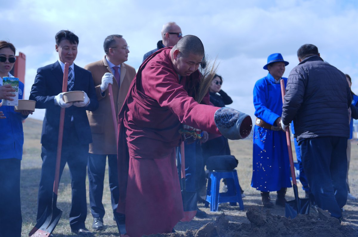 Hargitaz's tweet photo. The EBRD provided a financial package of $43.2 million, which includes a sovereign loan and a €5 million capital grant for the design and construction of a new 250-bed hospital in the city of Darkhan. #Mongolia. The project t to improve access to healthcare in rural areas. https://t.co/pk0f0NWZZa