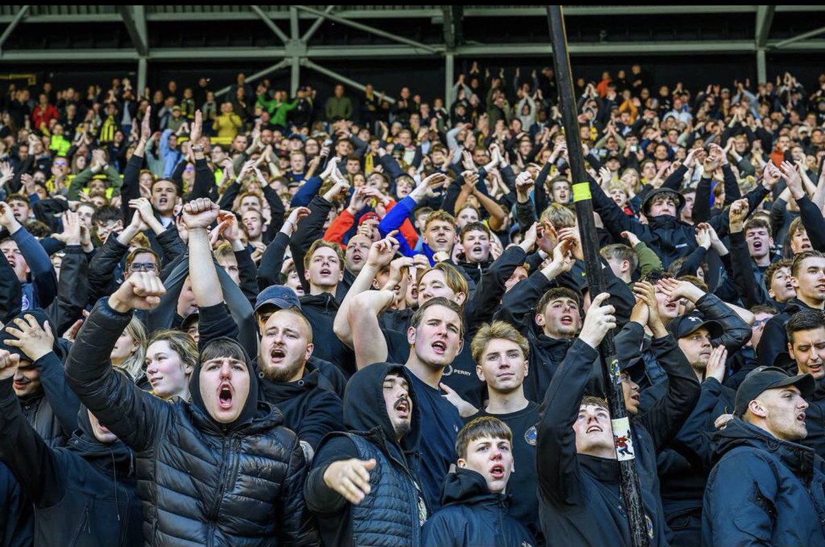 voshans's tweet photo. Voetballiefde… #Arnhem
(Foto Guus Dubbelman)
#Vitesse #GelreDome #VITFOR https://t.co/Kwqo7FS3VX
