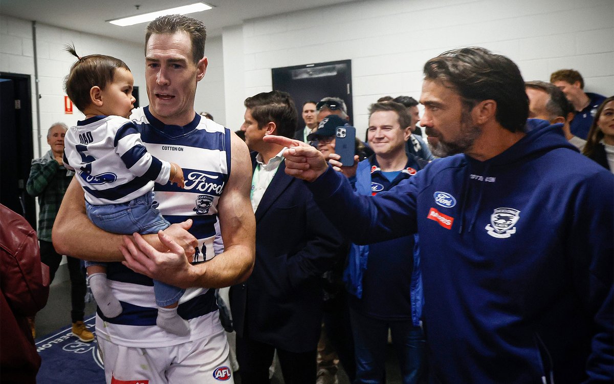Words with the senior coach 👈 #WeAreGeelong